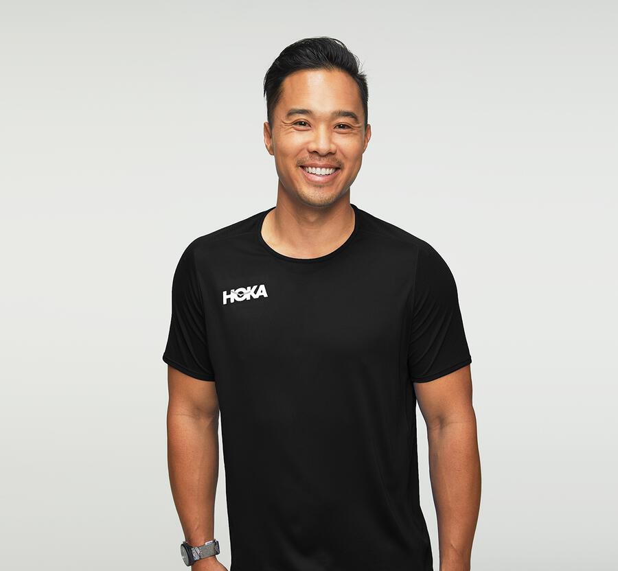 Hoka One One Top Erkek Siyah - Performance Short Sleeve - ZR5238690